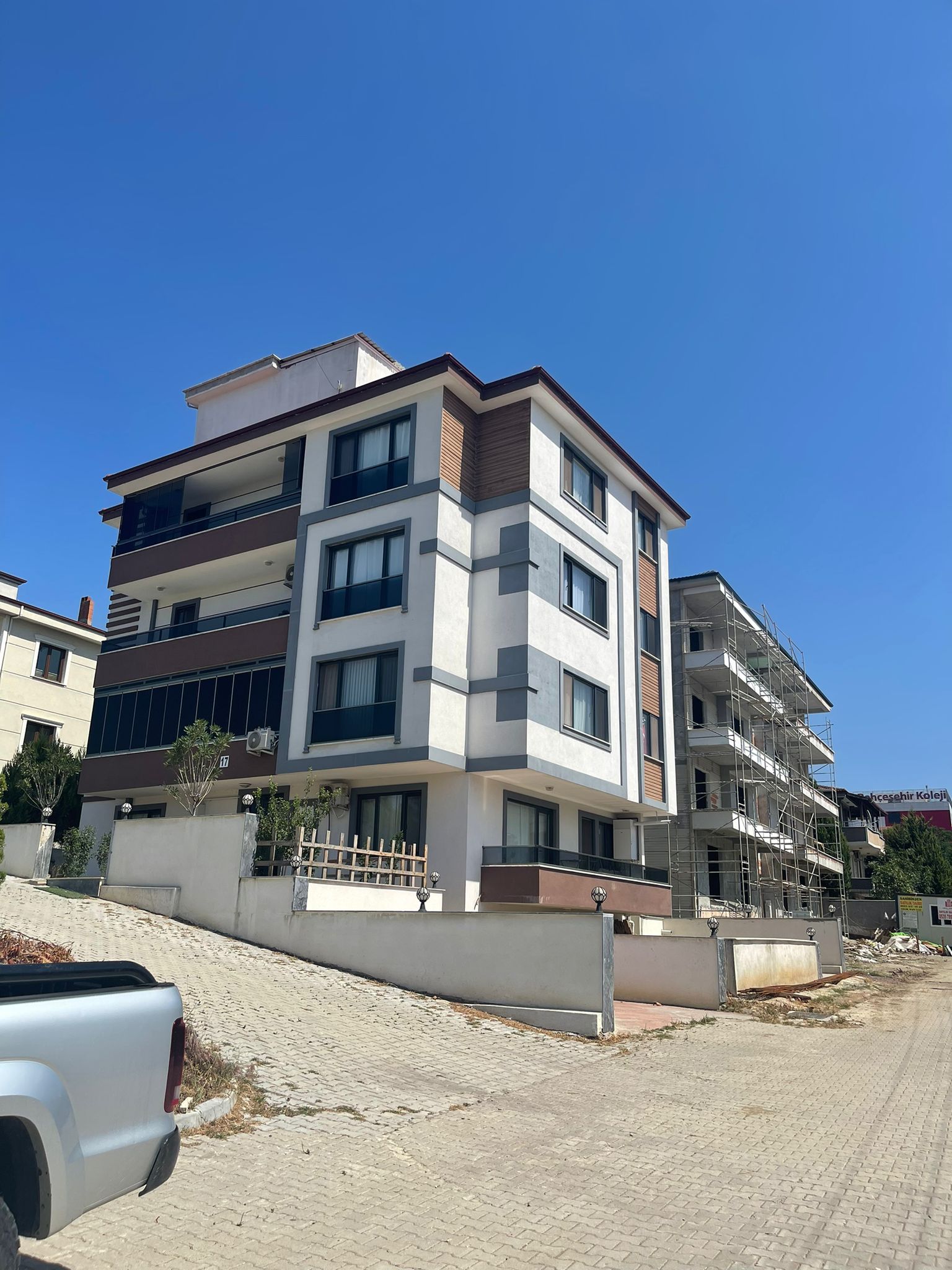 ÇİFTLİKKÖY'DE 3+1 GENİŞ LÜKS SATILIK DAİRE