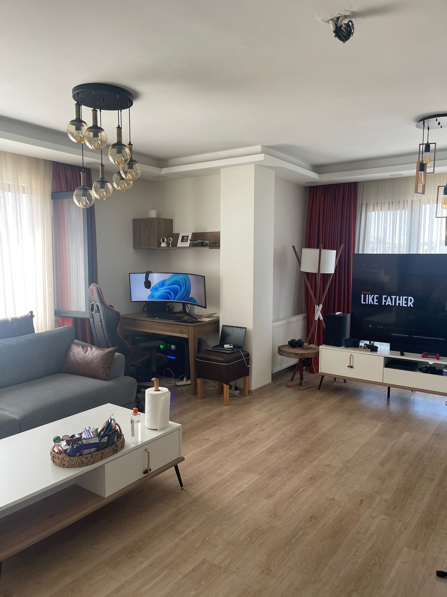 ÇİFTLİKKÖY'DE 3+1 GENİŞ LÜKS SATILIK DAİRE